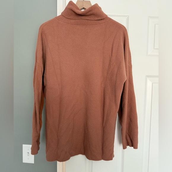 Abercrombie and Fitch sweater - Picture 2 of 3